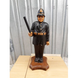 Антикварна дървена статуя Английски Полицай. Уникат за колекционери