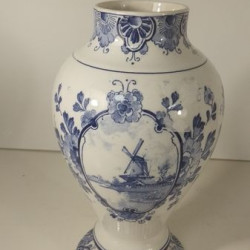 Красива стара ръчно рисувана порцеланова ваза Blue Delft. Холандска 2