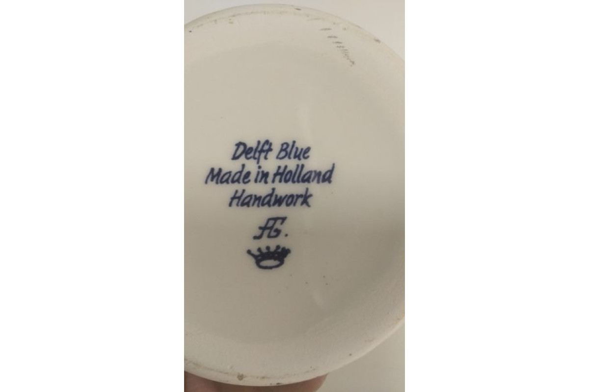 Красива стара ръчно рисувана порцеланова ваза Blue Delft. Холандскаб